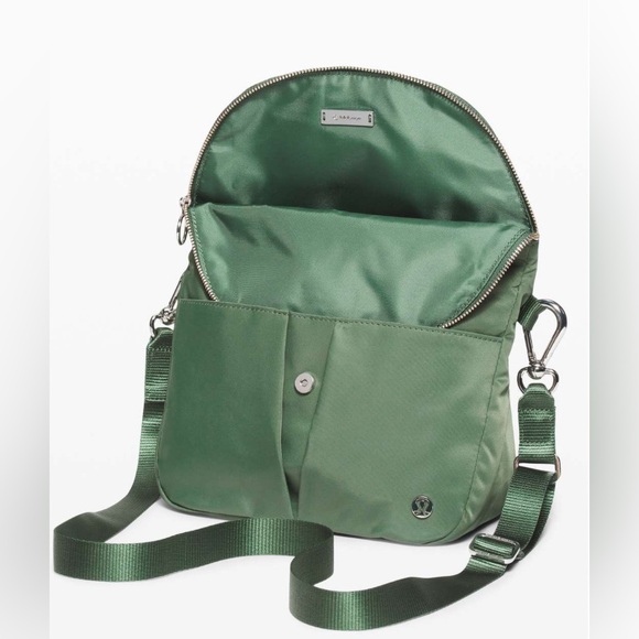 NWT Athleisure Vacation Minimalist Lululemon All Night Festival Bag 5L - Picture 5 of 17